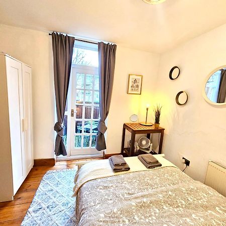 Lovely 1 Bed Apartment 2 Min To Station Лондон Екстериор снимка